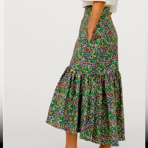 Beautiful H&M high low floral skirt worn once